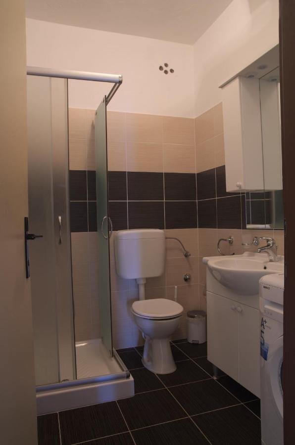 Fei Fei Apartments 2 Račišće Buitenkant foto