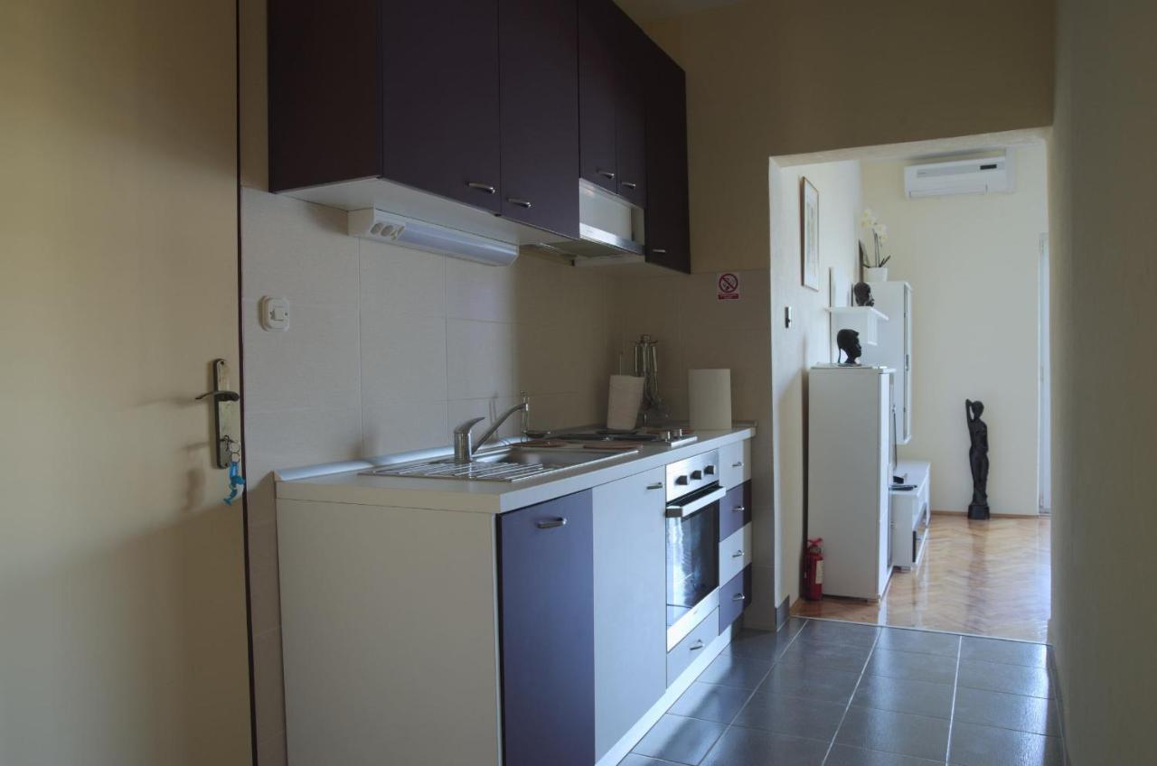 Fei Fei Apartments 2 Račišće Buitenkant foto