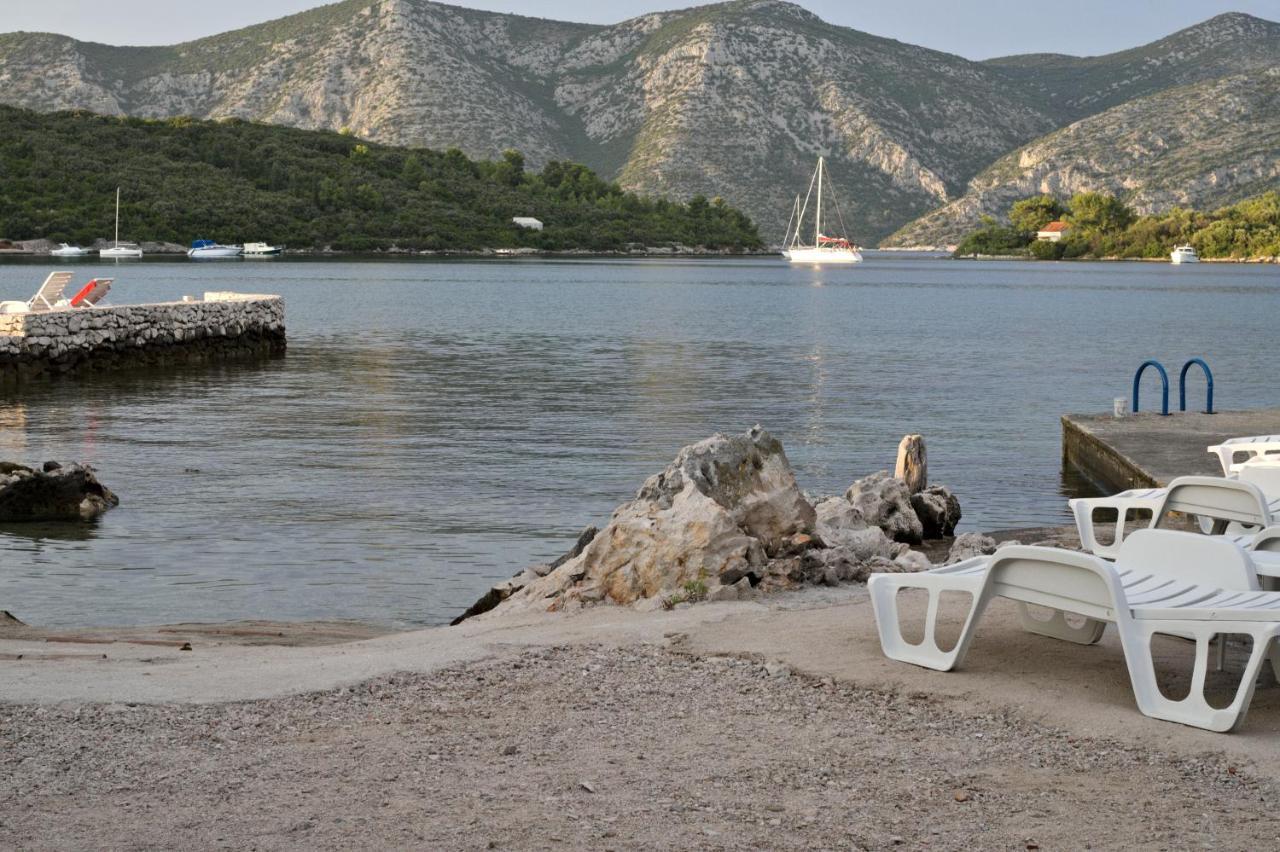 Fei Fei Apartments 2 Račišće Buitenkant foto